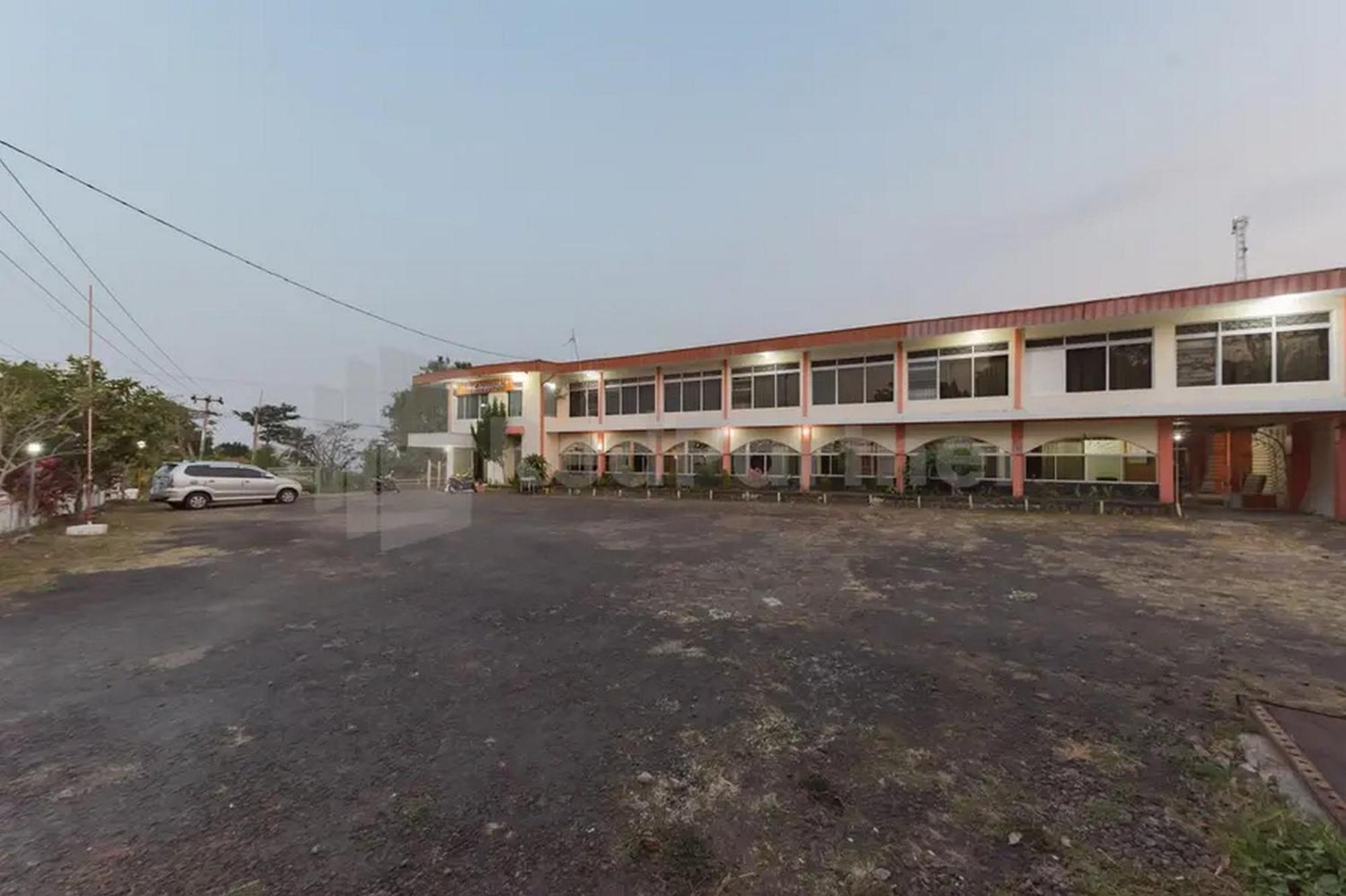 Hotel Linggarjati Near Natural Park Twa Linggarjati 外观 照片