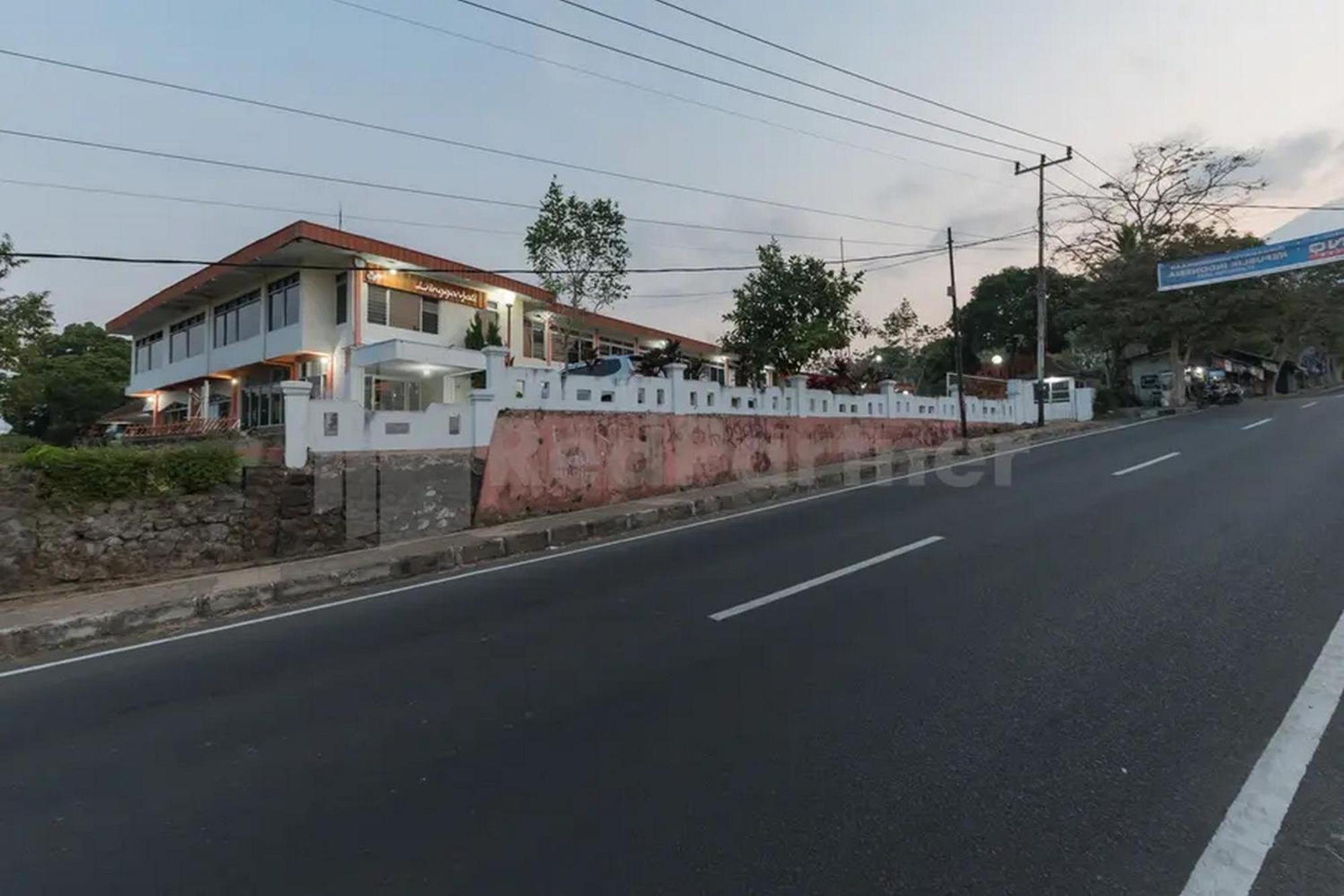 Hotel Linggarjati Near Natural Park Twa Linggarjati 外观 照片